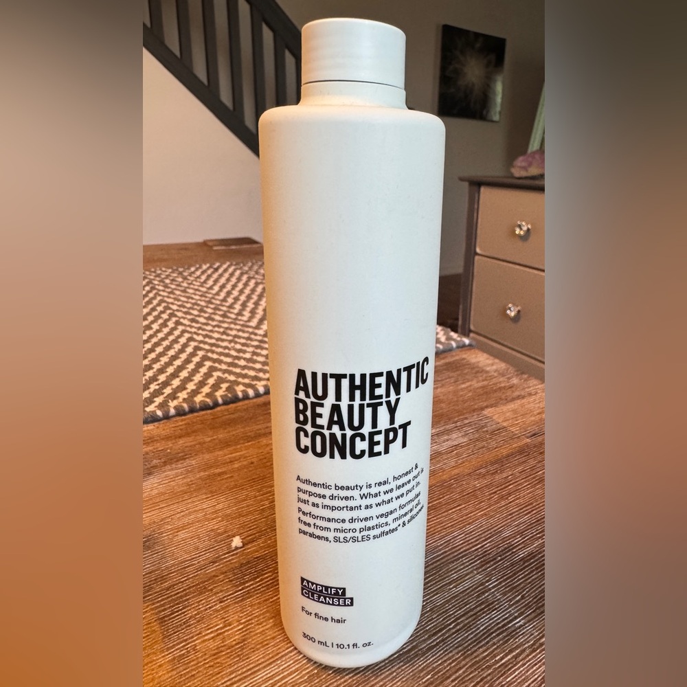 Authentic Beauty Concept Amplify Cleanser- volumizing shampoo